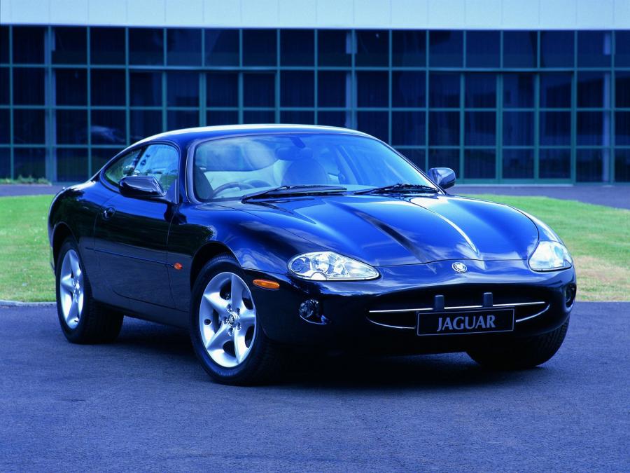  Jaguar XK8 Coupe 1996 года  (фото 2 из 26)